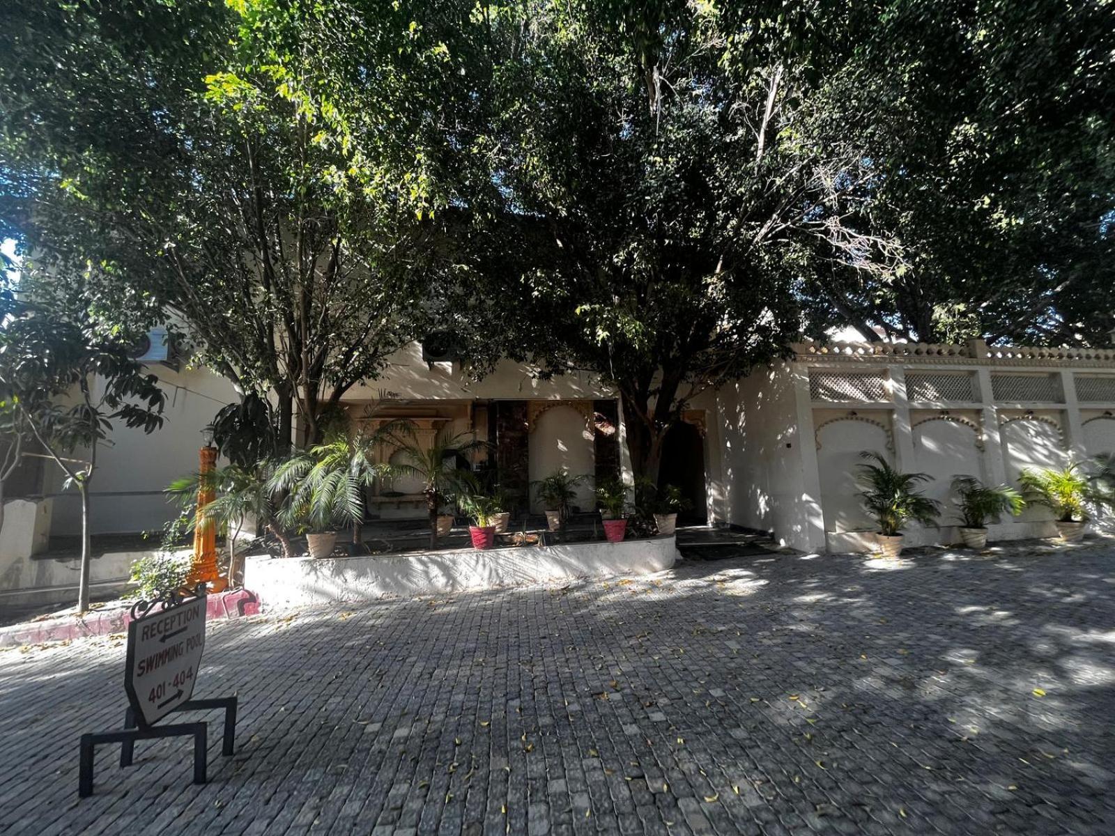 Lokesh Hotel — Photos 3