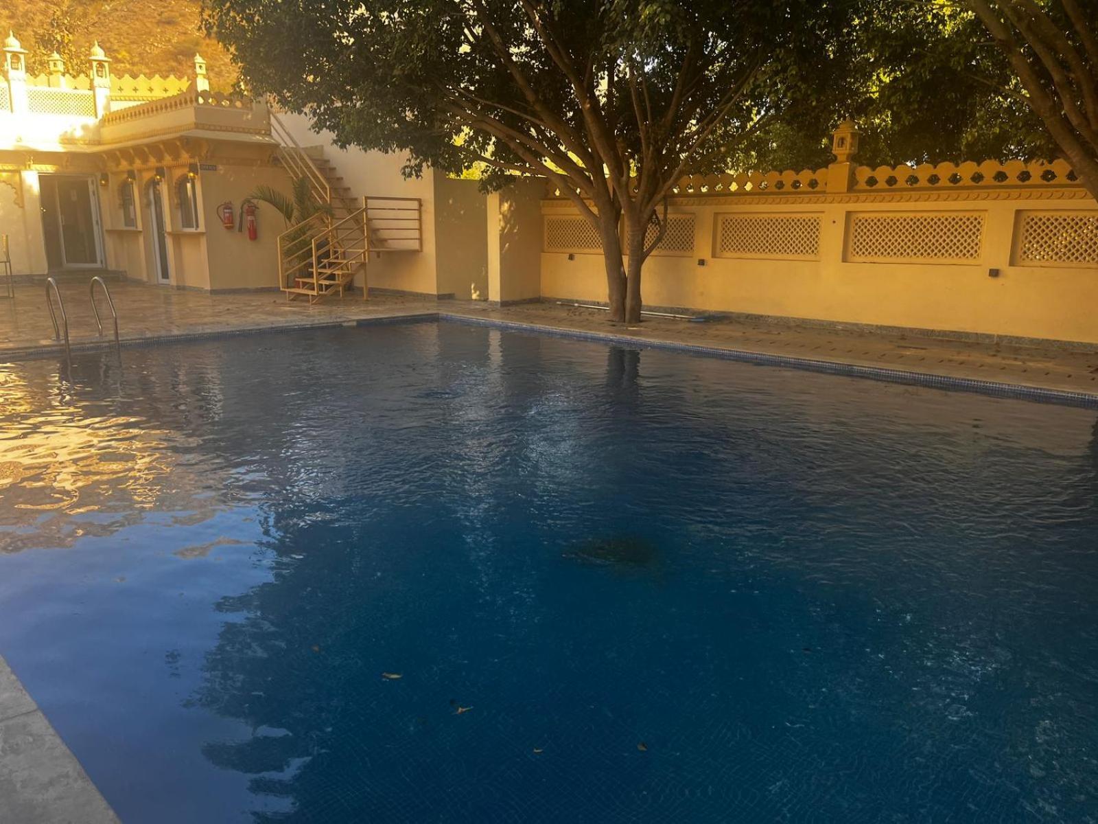 Lokesh Hotel — Photos 2